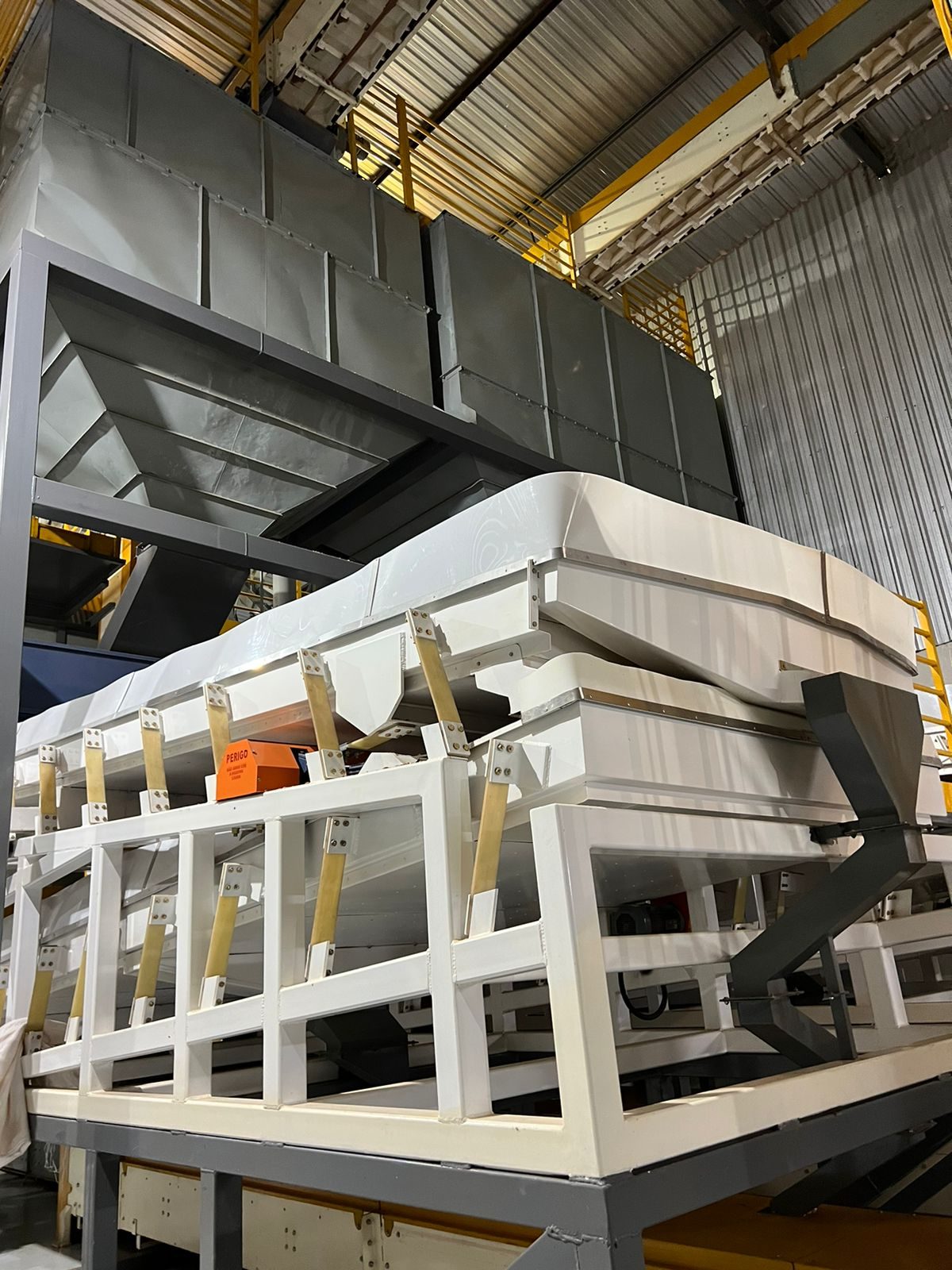 Automated peanut sorting machine
